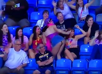 She shows her buttocks on live TV